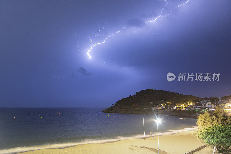 地中海，Costa Brava - Cala Fosca，暴风雨之夜